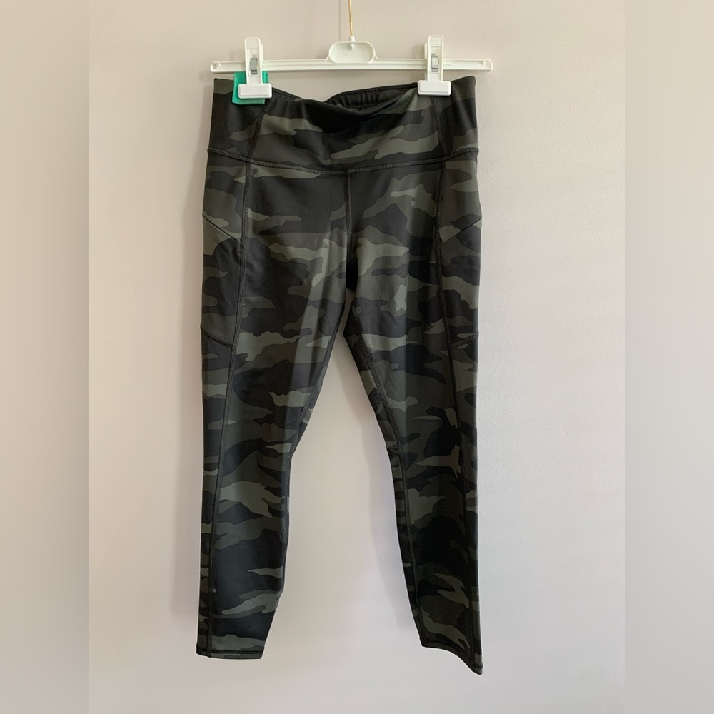Athleta Camo Contender 7/8 Tights SP